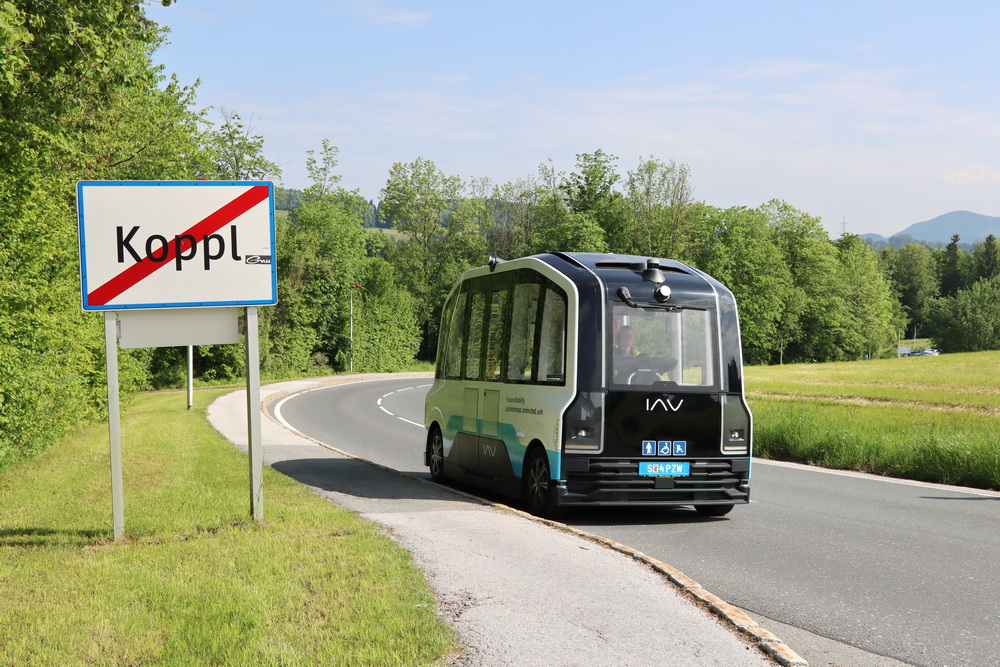 Der Digitrans eVAN als neuer „Digibus 2.0“ bei ersten Testfahren in der Salzburger Gemeinde Koppl